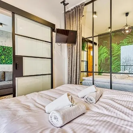 Plantlux Z Widokiem Na Gory I Sauna W Budynku 아파트 *