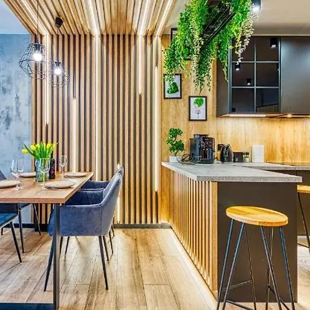 Plantlux Z Widokiem Na Gory I Sauna W Budynku 아파트